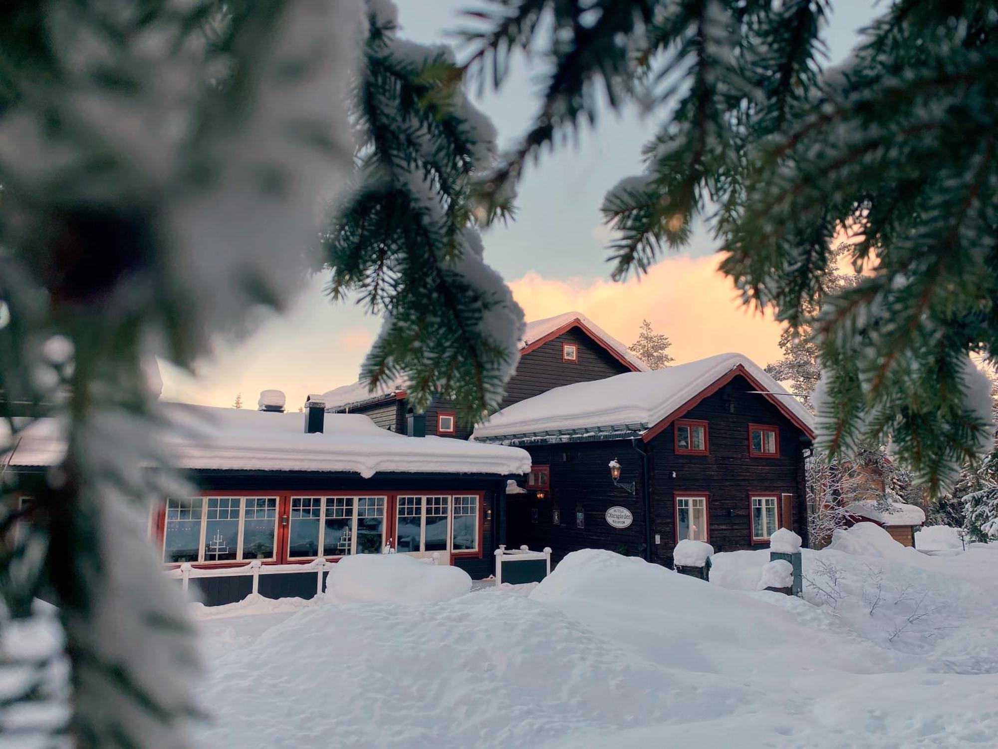 Olarsgarden Hotell Линдваллен Экстерьер фото